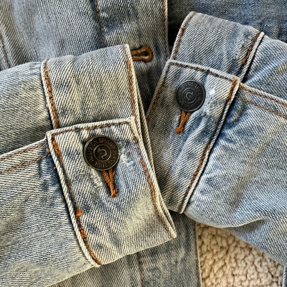 True Religion Trucker Jacket  M Sherpa Lined PorkChop Denim Distressed, Classic - Picture 4 of 13